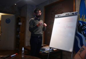 Se realiza Taller de Lengua de Señas Argentina en la Casa de Santa Cruz