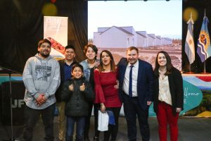 Se llevó adelante la entrega de viviendas a 54 familias en Los Antiguos