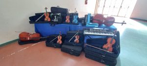 Se realizó la entrega de instrumentos musicales para la Escuela Re Si y certificaciones docentes en El Calafate