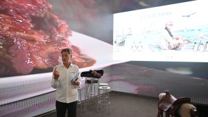 Exitosa presentación del Libro "Viajemos" en la Feria Internacional de Turismo