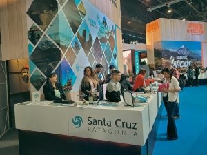 Exitosa presentación del Libro "Viajemos" en la Feria Internacional de Turismo