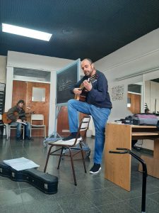El reconocido músico argentino Héctor Tortosa llevará adelante un taller intensivo de guitarra