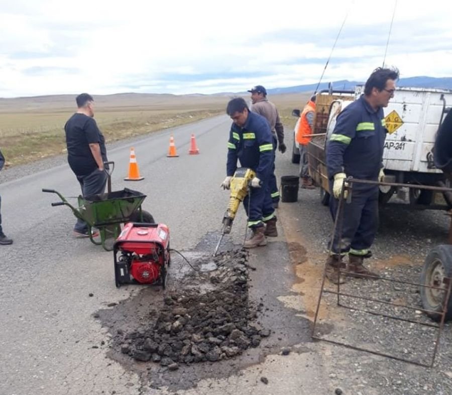 Se concretan tareas de mantenimiento en la Ruta Nacional N° 40