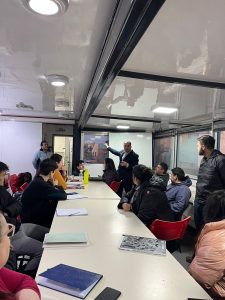 ATM: Educación acerca capacitaciones en oficio a los distintos barrios de Río Gallegos