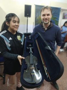 Entregaron instrumentos musicales a la Escuela Provincial de Música Re Si