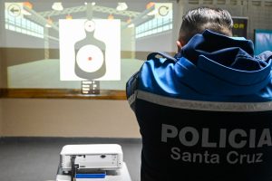 Tecnología única aplicada a la formación policial: Santa Cruz cuenta con un Polígono de Tiro Virtual