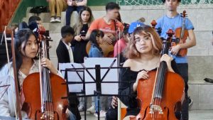 Educación entregó instrumentos musicales y certificados docentes en Puerto Deseado