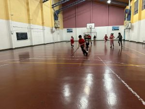Continúan desarrollando la propuesta de Hockey Callejero en Río Gallegos