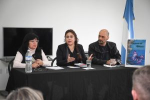 Educación presentó el libro “Mariposas del Atlántico”