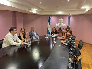 Alicia Kirchner se reunió con referentes de la cámaras de minería y recibió el informe del Fideicomiso UniRSE