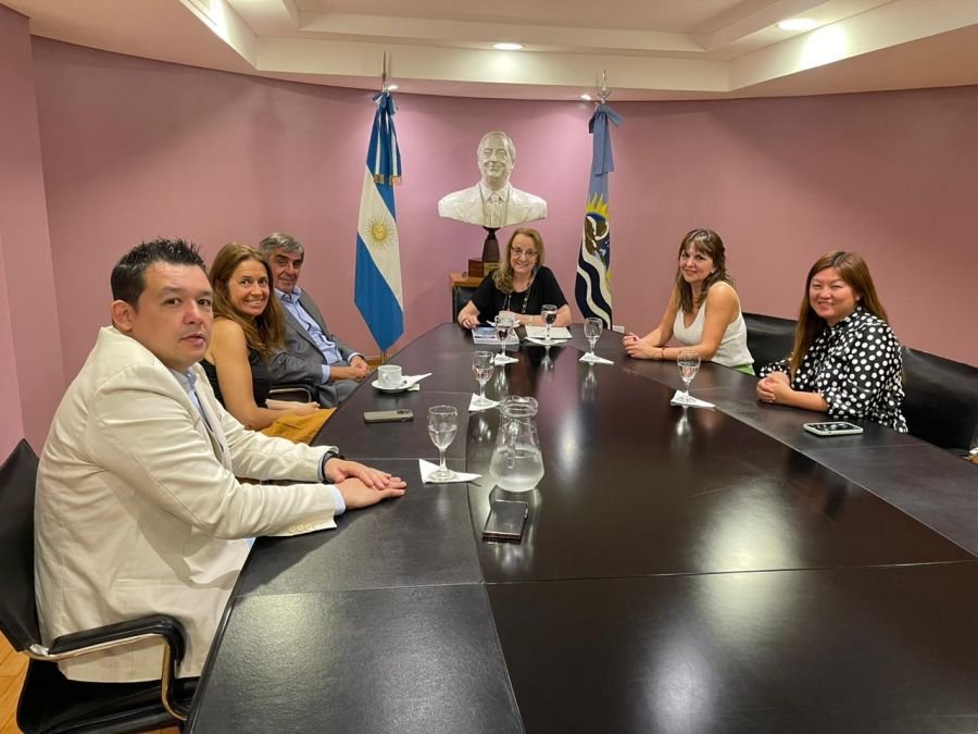 Alicia Kirchner se reunió con referentes de la cámaras de minería y recibió el informe del Fideicomiso UniRSE