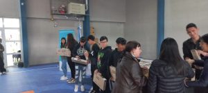 Educación inició la entrega de 9.700 notebooks para estudiantes secundarios