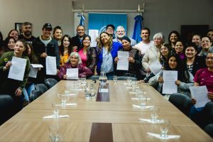 Se fortalece el quehacer productivo con equipamiento para 21 emprendedorxs santacruceñxs