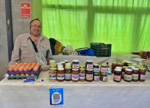 Autoridades provinciales visitaron  la Asociación de Productores Familiares