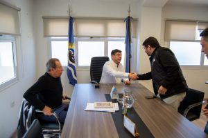 Producción avanza en la regularización del funcionamiento de los aeropuertos santacruceños