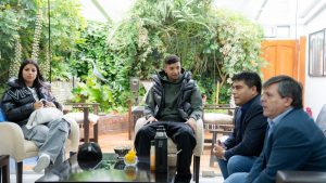 Toto Avilés visitó al gobernador Claudio Vidal en Casa de Gobierno