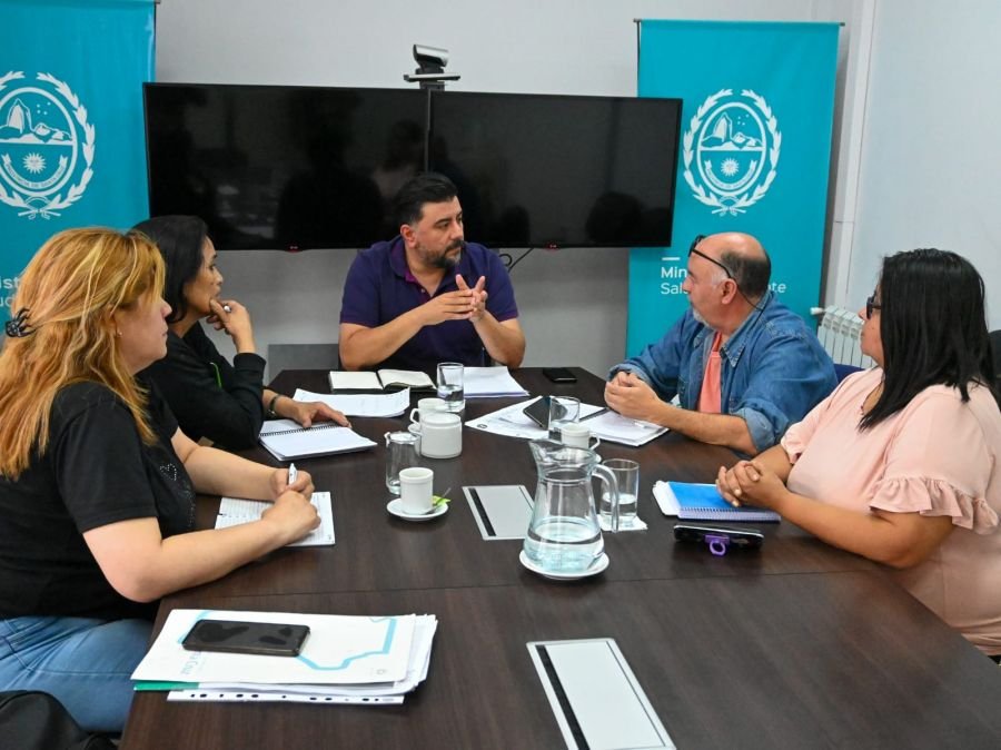 El Gobierno realizó una mesa de trabajo con la Asociación de Enfermedades Poco Frecuentes