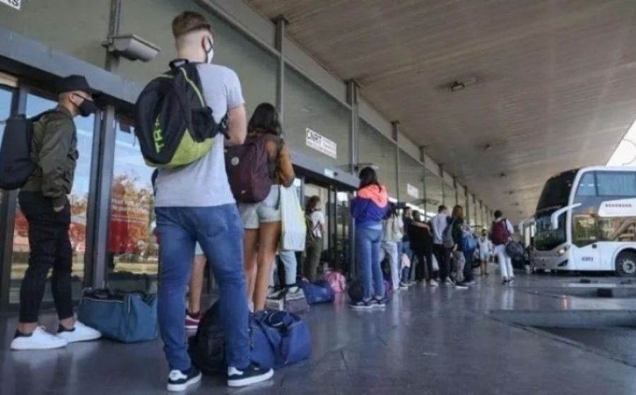 Santa Cruz Te Une: estudiantes santacruceños pueden acceder al 70 % de descuento en pasajes terrestres