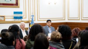 Vidal recibió a trabajadoras de Macro: “Nadie se quedará sin trabajo”