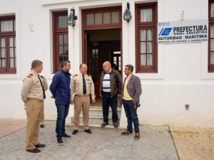 Producción y Prefectura Naval Argentina articulan acciones para el control de buques operativos en espacios marítimos