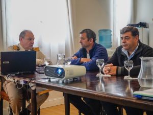 Producción y Prefectura Naval Argentina articulan acciones para el control de buques operativos en espacios marítimos