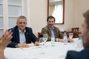 Acuerdo histórico de Vidal con YPF: La empresa devolverá yacimientos a Santa Cruz