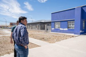 Vidal en Pico Truncado: “Me encontré con obras de escuelas y gimnasios completamente abandonadas”