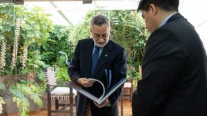 Vidal gestiona la posibilidad de habilitar vuelos directos de San Pablo a El Calafate