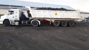 El gobierno de la provincia trabaja en la distribución de carbón y leña