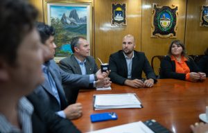 Plan de mantenimiento Escolar: Vidal firmó convenios de cooperación con seis localidades en Casa de Gobierno