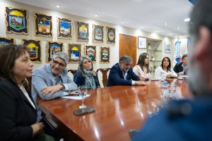 Plan de mantenimiento Escolar: Vidal firmó convenios de cooperación con seis localidades en Casa de Gobierno