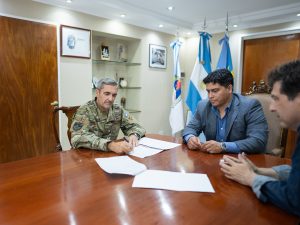 Vidal sumó el apoyo del Ejército para el "Operativo Escuelas"