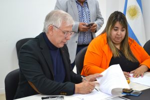 El Gobierno de Santa Cruz propuso a los docentes un mayor aumento, por encima de la inflación