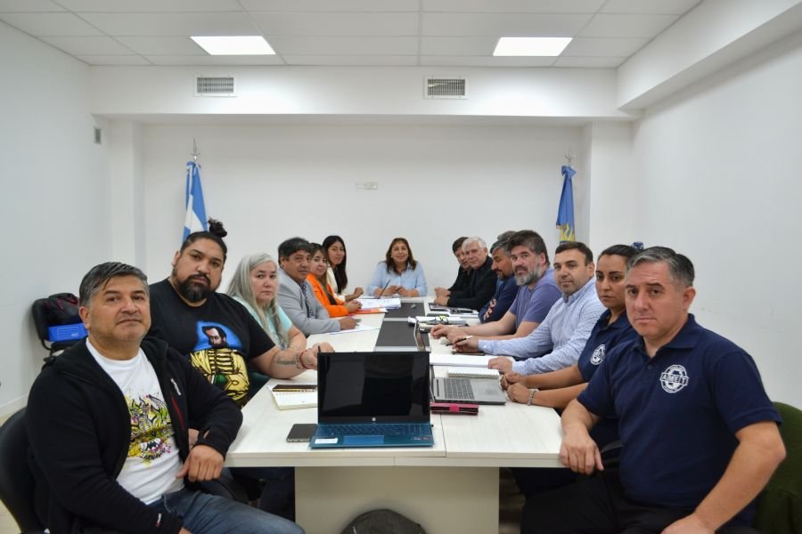El Gobierno de Santa Cruz propuso a los docentes un mayor aumento, por encima de la inflación