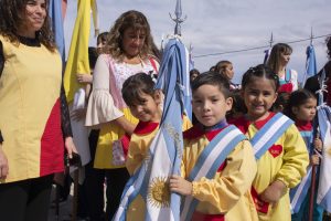 Una Escuela con carácter novedoso y un aporte a la producción en Santa Cruz