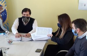 Firmaron convenios para la extensión de redes de gas en Puerto Santa Cruz