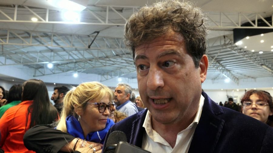 Busquet: “El inicio de clases este lunes, es el símbolo de que vamos por el buen camino”