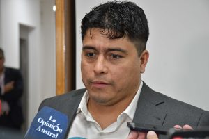 Histórico en Santa Cruz: Vidal celebró el acuerdo con los gremios para que empiecen las clases el próximo lunes