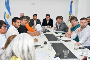 Histórico en Santa Cruz: Vidal celebró el acuerdo con los gremios para que empiecen las clases el próximo lunes
