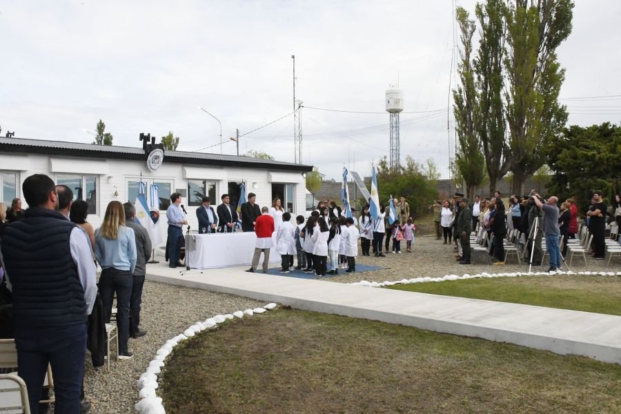 El Gobierno garantizó que los alumnos de la Escuela de Las Vegas no perderán días de clases