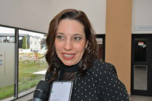 Lucia Salinas presentó su libro y documental “Fronteras” en el Complejo Cultural Santa Cruz