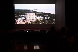 Lucia Salinas presentó su libro y documental “Fronteras” en el Complejo Cultural Santa Cruz