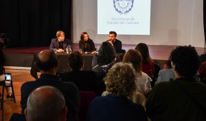 Lucia Salinas presentó su libro y documental “Fronteras” en el Complejo Cultural Santa Cruz