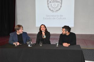 Lucia Salinas presentó su libro y documental “Fronteras” en el Complejo Cultural Santa Cruz