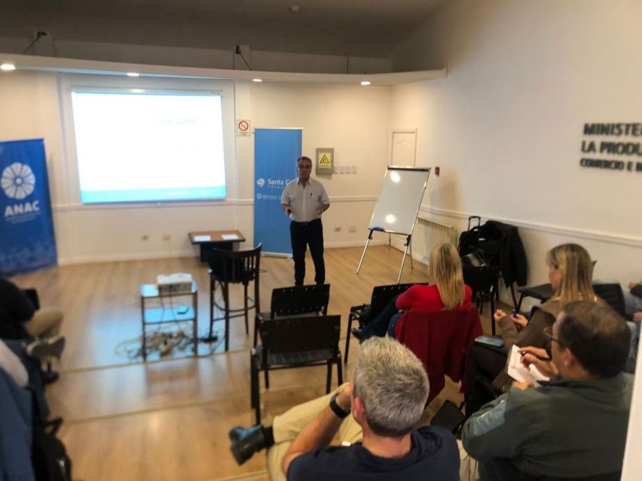 Capacitaron en Seguridad Aérea a equipos que realizan vuelos sanitarios