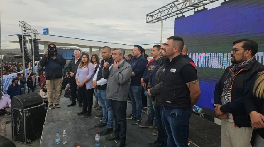 Jaime Álvarez: “Le pedimos a YPF responsabilidad en este traspaso para que haya una reorganización provincial"