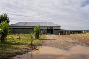 Vidal en Gregores: Recorrió la Escuela Agropecuaria N°1 y redobló su apuesta por la producción
