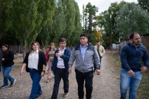 Vidal en Gregores: Recorrió la Escuela Agropecuaria N°1 y redobló su apuesta por la producción