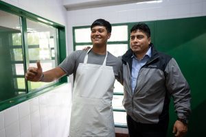 Vidal en Gregores: Recorrió la Escuela Agropecuaria N°1 y redobló su apuesta por la producción