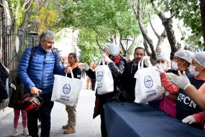 Finalidad Social: El Gobierno entregó merluza de manera gratuita a vecinos de todas las localidades de Santa Cruz